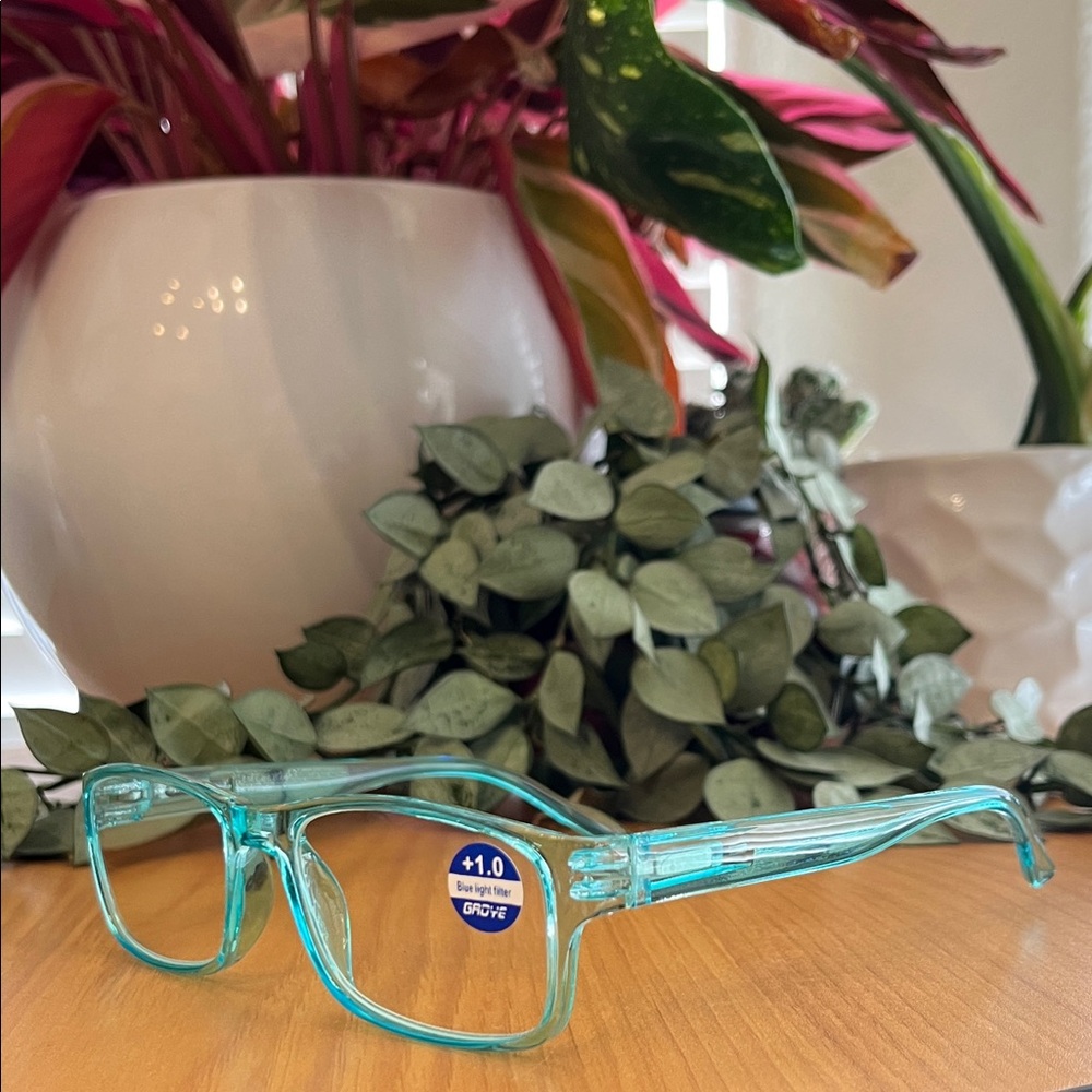 Readers Woman’s Glasses With +1.00 Magnification & Anti Blue Light Protection - Picture 12 of 13